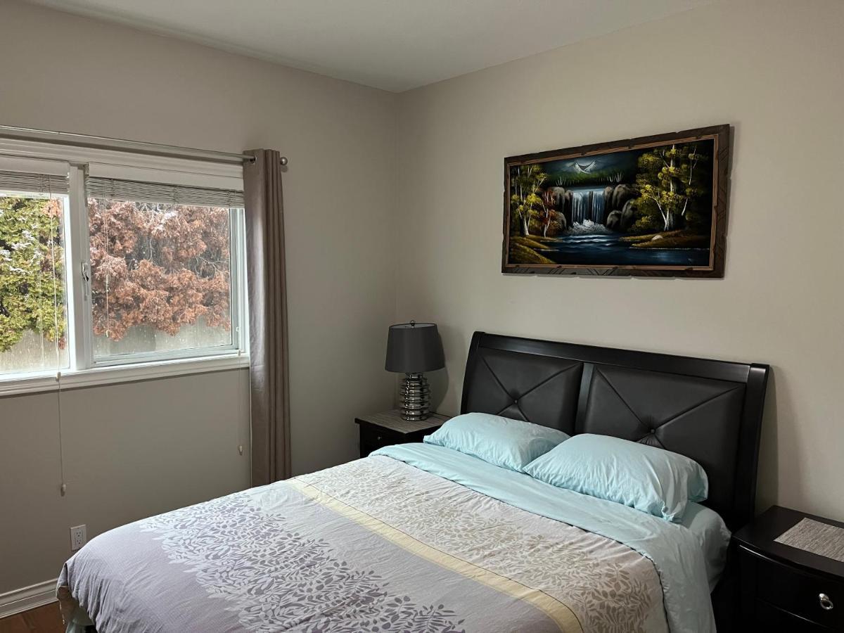 Lake View Yellow House By Winary Resort West Kelowna Exterior foto